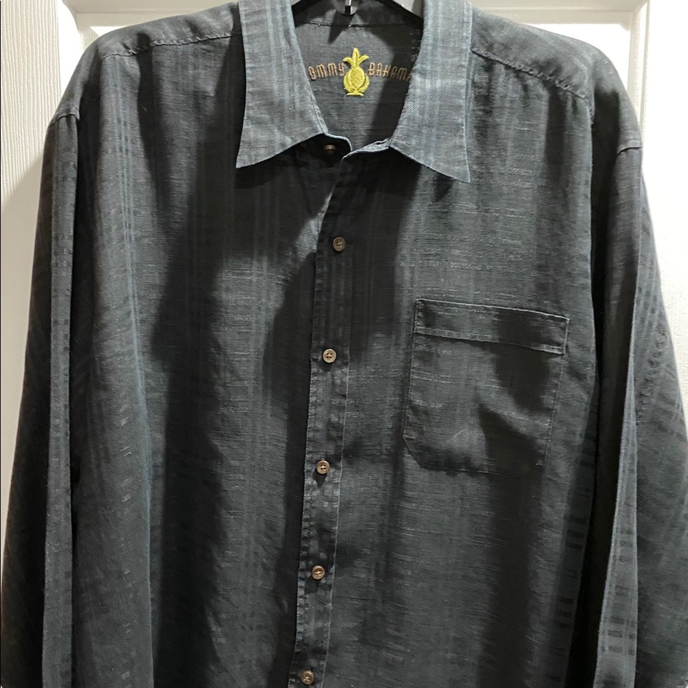 XL Men’s Long Sleeve Tommy Bahama